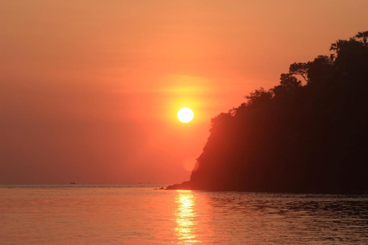 Coconut Beach Bungalows & Warung 2 Amed Exterior foto