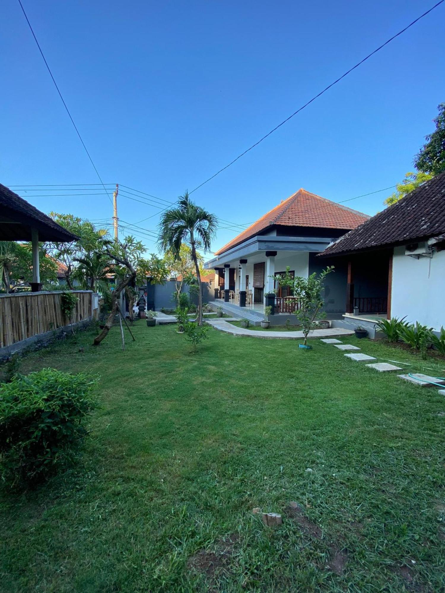 Coconut Beach Bungalows & Warung 2 Amed Exterior foto